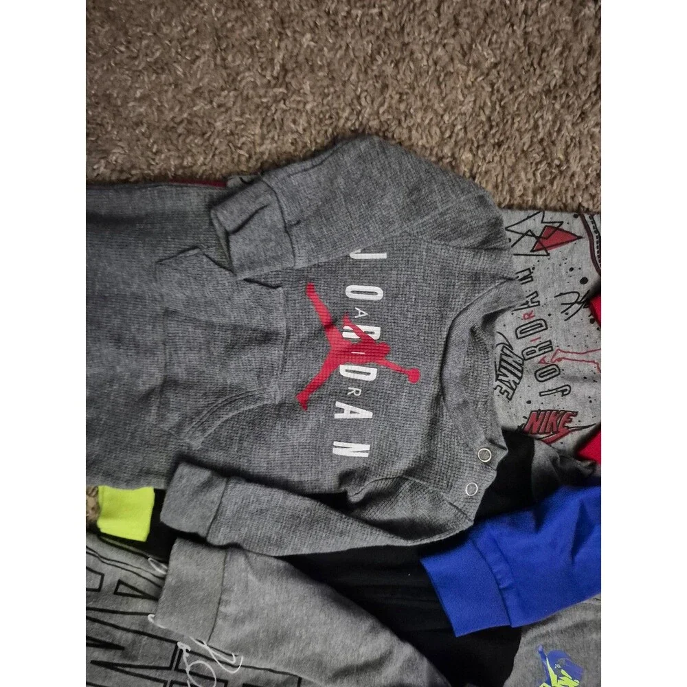 Jordan 1 piece suits size 3 months